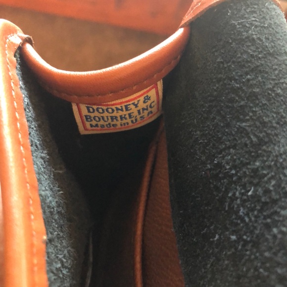 DOONEY & BOURKE PURSE - Picture 8 of 8